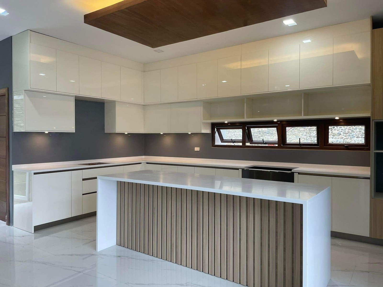 Wood Cladding, Wood Panels, modern cabinets, cabinetry, modern, contemporary, home design, interior design, blum mechanisms, european boards, european mechanisms, comfort, quality experience, kitchen, bedroom, office, office